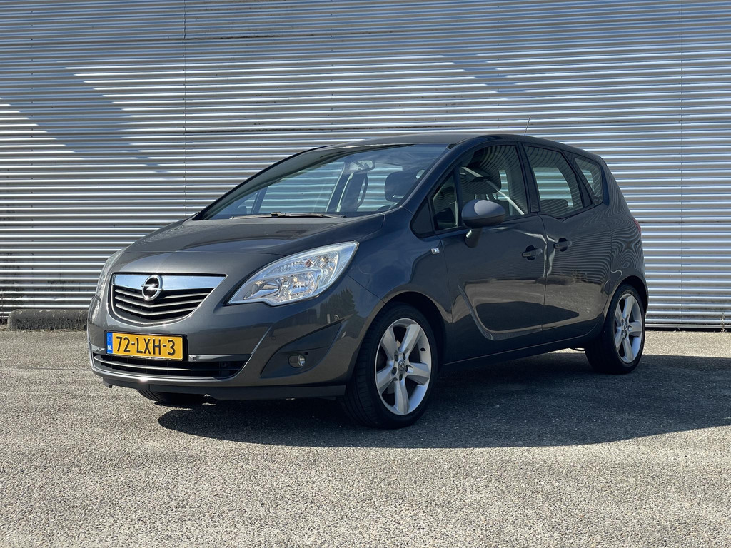 47048581